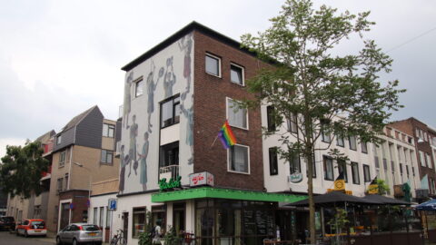 Foto aanzicht Café de Plak vanaf de straat