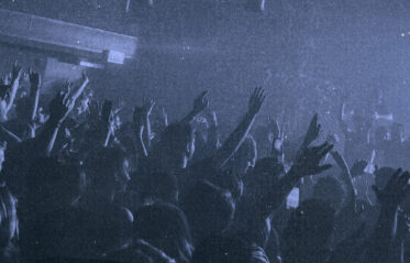 Afbeelding voor At Night tijdens de Vierdaagse met Frank en DJ Theedoek